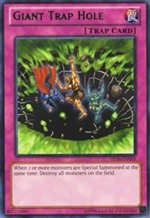 Giant Trap Hole (Green) — Duelist League Promo